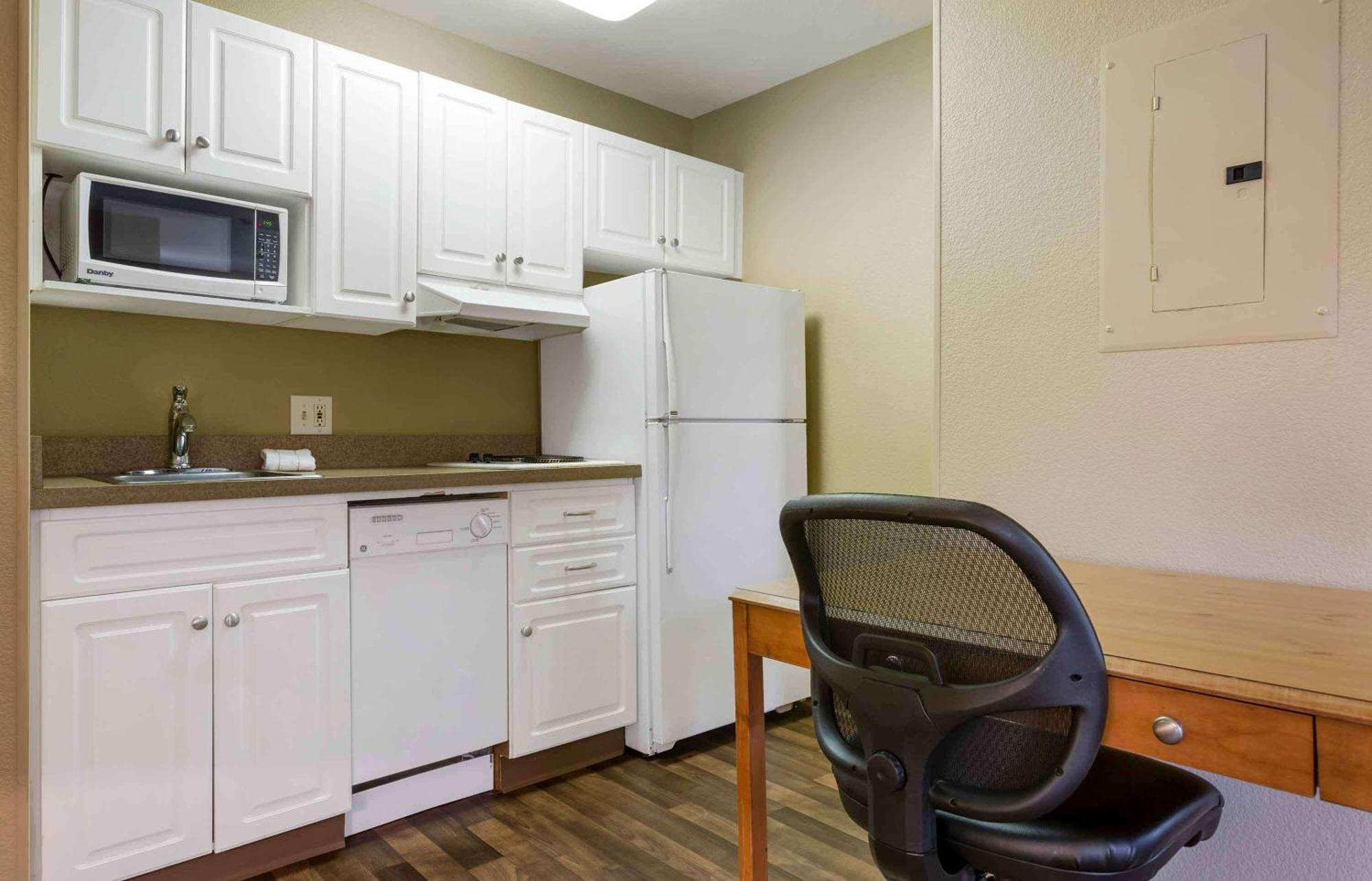 Extended Stay America Select Suites - Atlanta - Perimeter - Peachtree Dunwoody Exterior photo